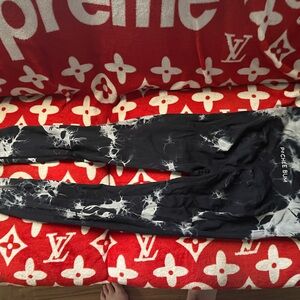 Never worn medium leggings